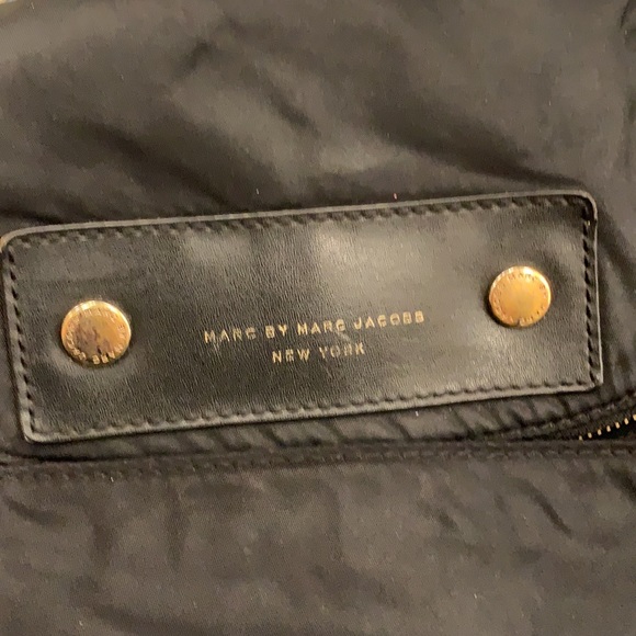 Marc Jacobs nylon crossbody black with gold hardware - Picture 2 of 5